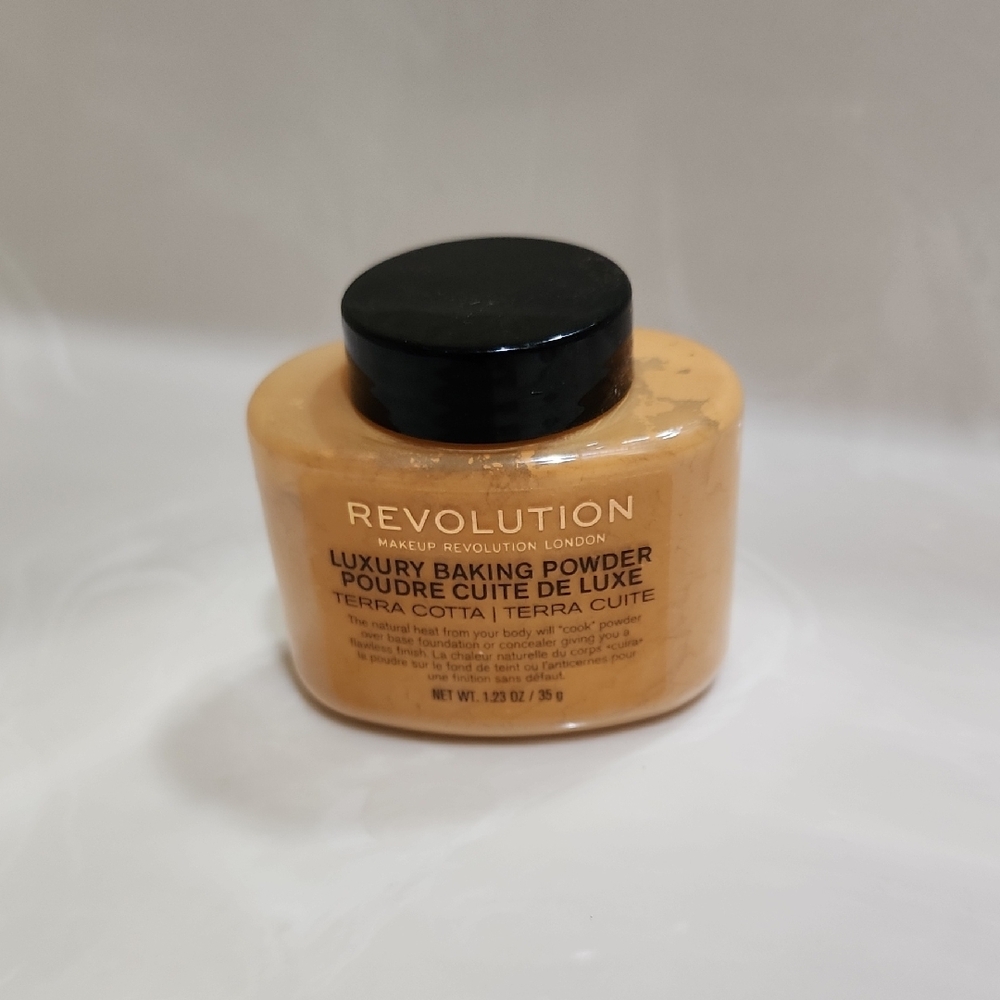 Revolution Luxury Baking Powder - Terra Cotta